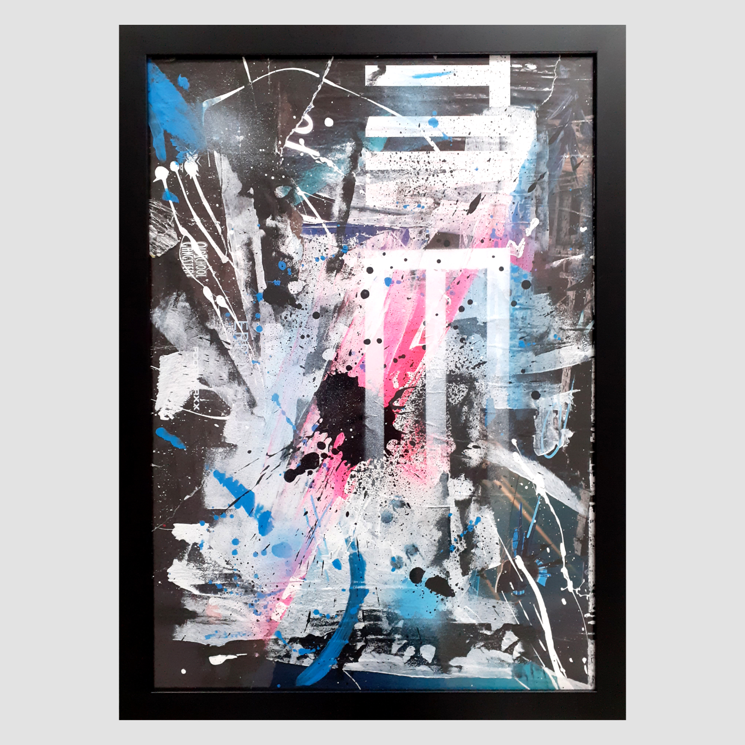 Time - Straatposter Mixed Media Collage Collage ingelijst in zwart frame.